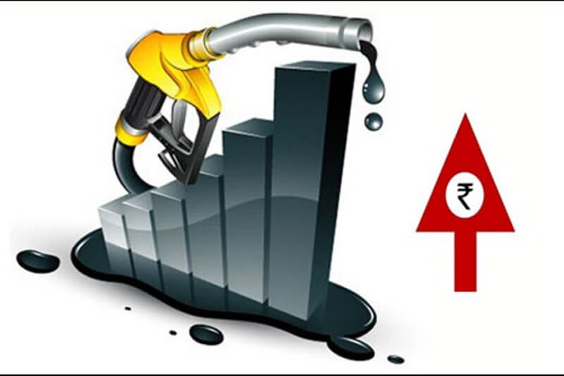 मुंबईत पेट्रोल 90 रुपये, तर दिल्लीत 82 रुपये, एवढा फरक का ? हेच अच्छे दिन का ? इतर राज्यात कसं मिळतं पेट्रोल ?