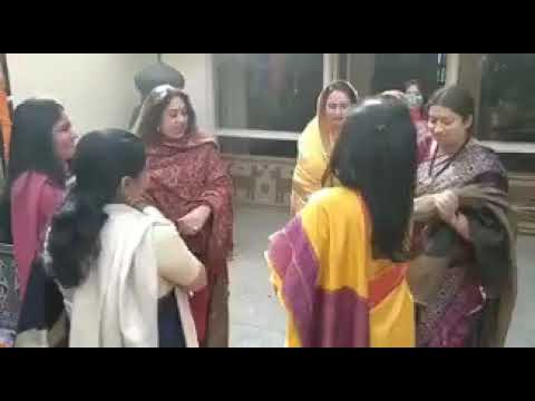 दिल्लीत सुप्रिया सुळे, स्मृती इराणींसह महिला नेत्यांनी खेळली फुगडी ! VIDEO